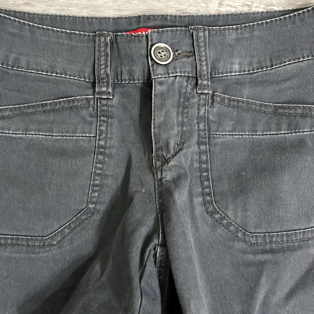 Unionbay gray cargo stretch shorts size 0 - Picture 2 of 4